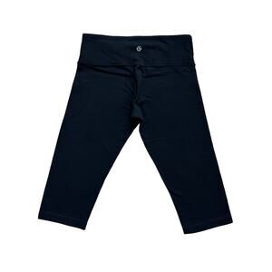 Lululemon Athletica Black Capri Leggings Shorts Size 4